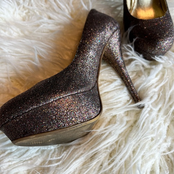 Steve Madden size 8 1/2 multi-colored 5 inch heels, 1 inch platforms - Picture 3 of 6